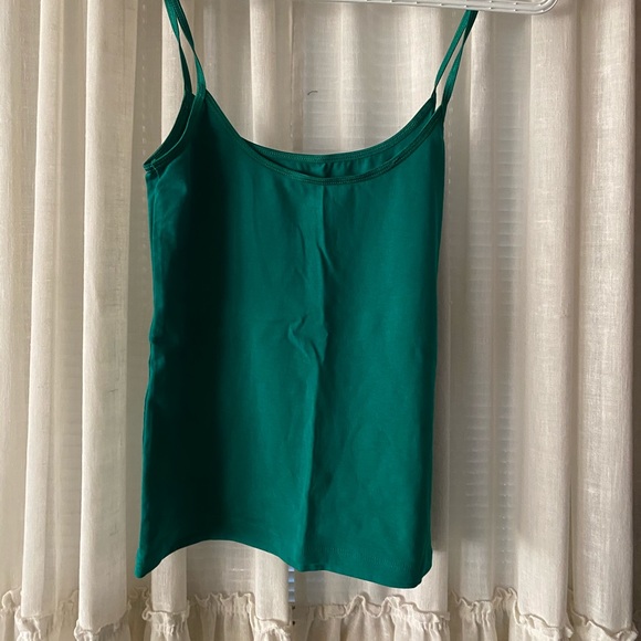 Old navy camis, set of 4,different colors - Picture 3 of 4